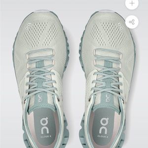 On cloud x aloe/surf